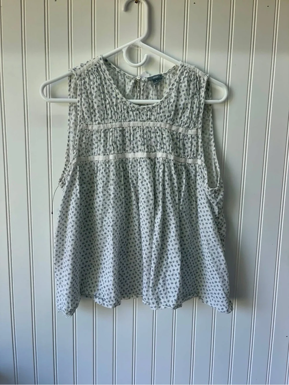 Aerie ditzy floral feminine Smocked Light Blue Printed Sleeveless Top size M